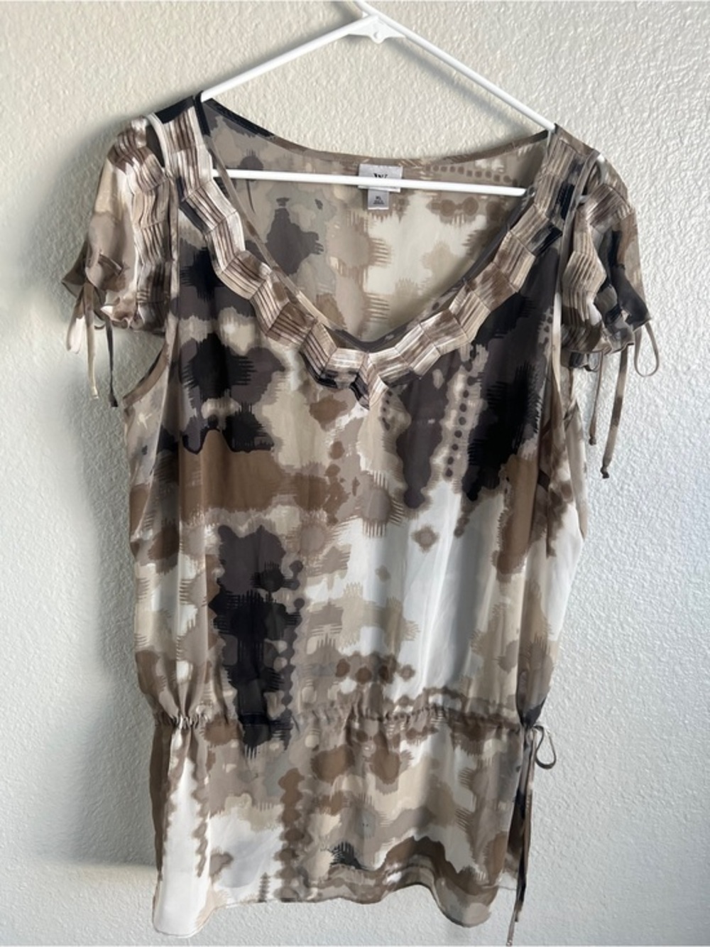 Neutral Watercolor Semi-Sheer Print Short Sleeve Blouse